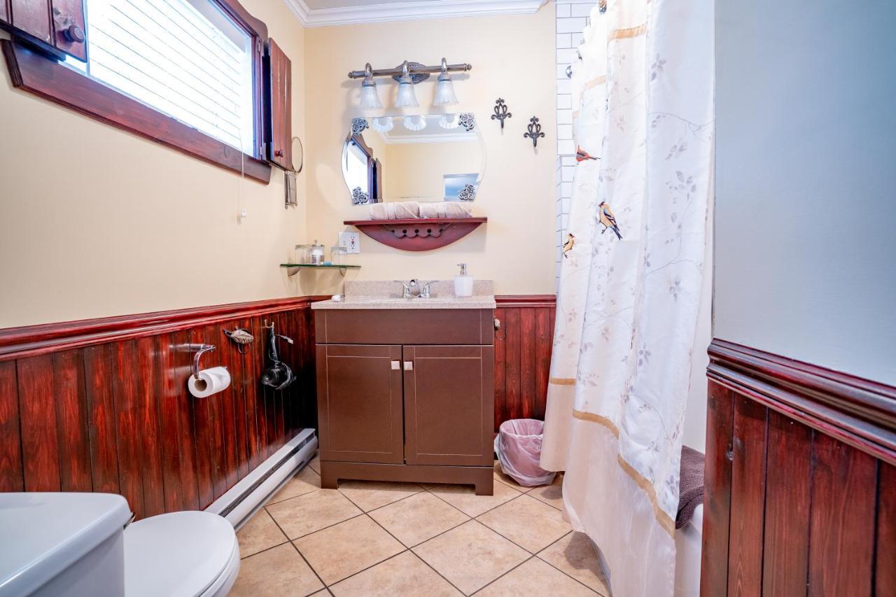 Au Coeur De Magog Bed & Breakfast Екстериор снимка