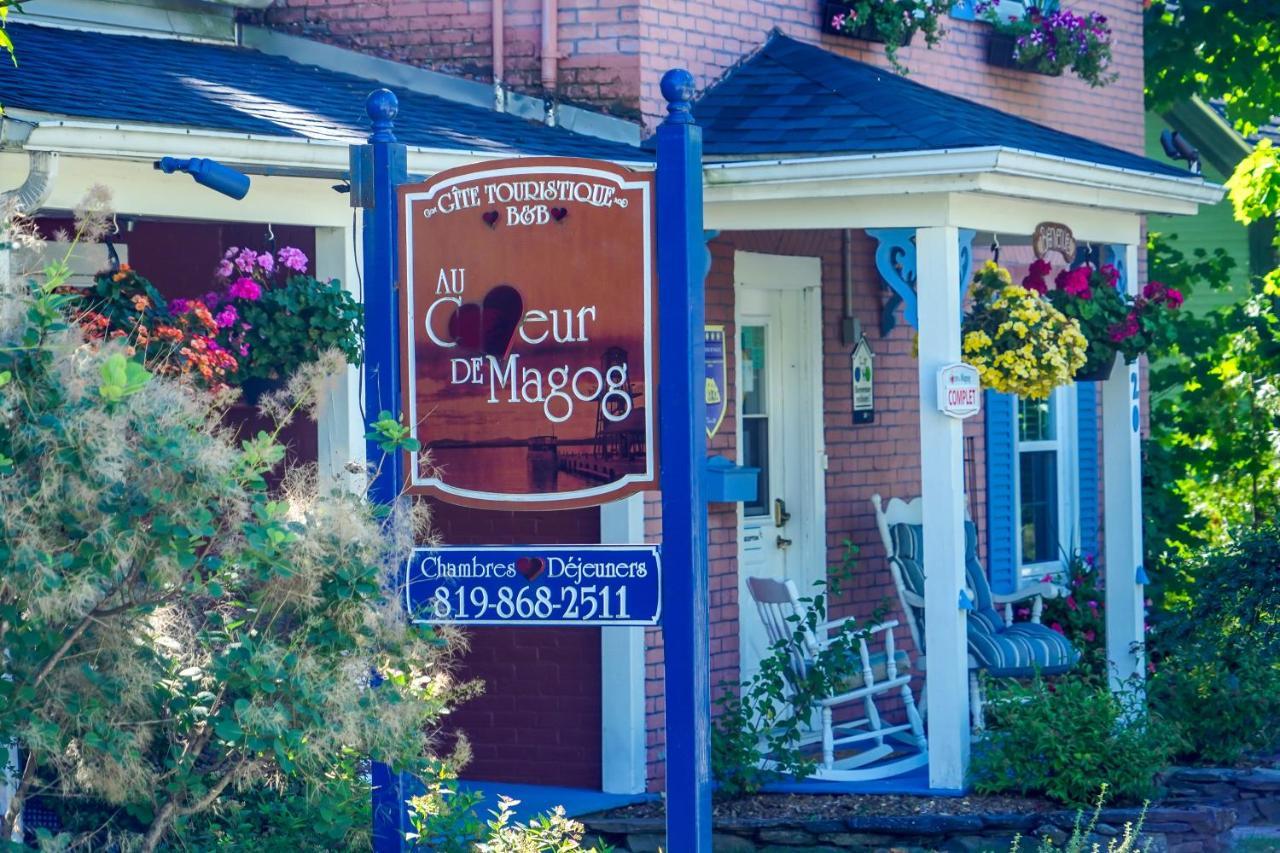 Au Coeur De Magog Bed & Breakfast Екстериор снимка
