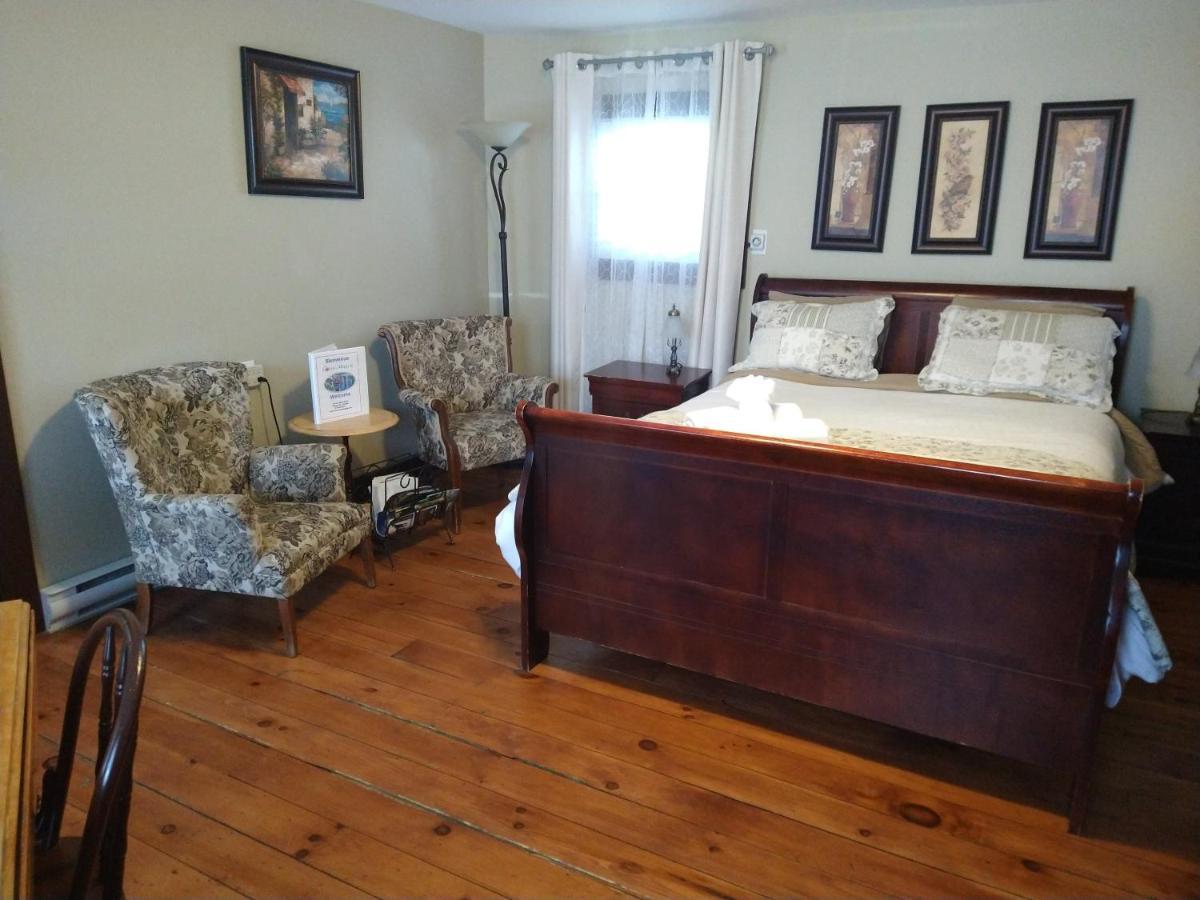 Au Coeur De Magog Bed & Breakfast Екстериор снимка