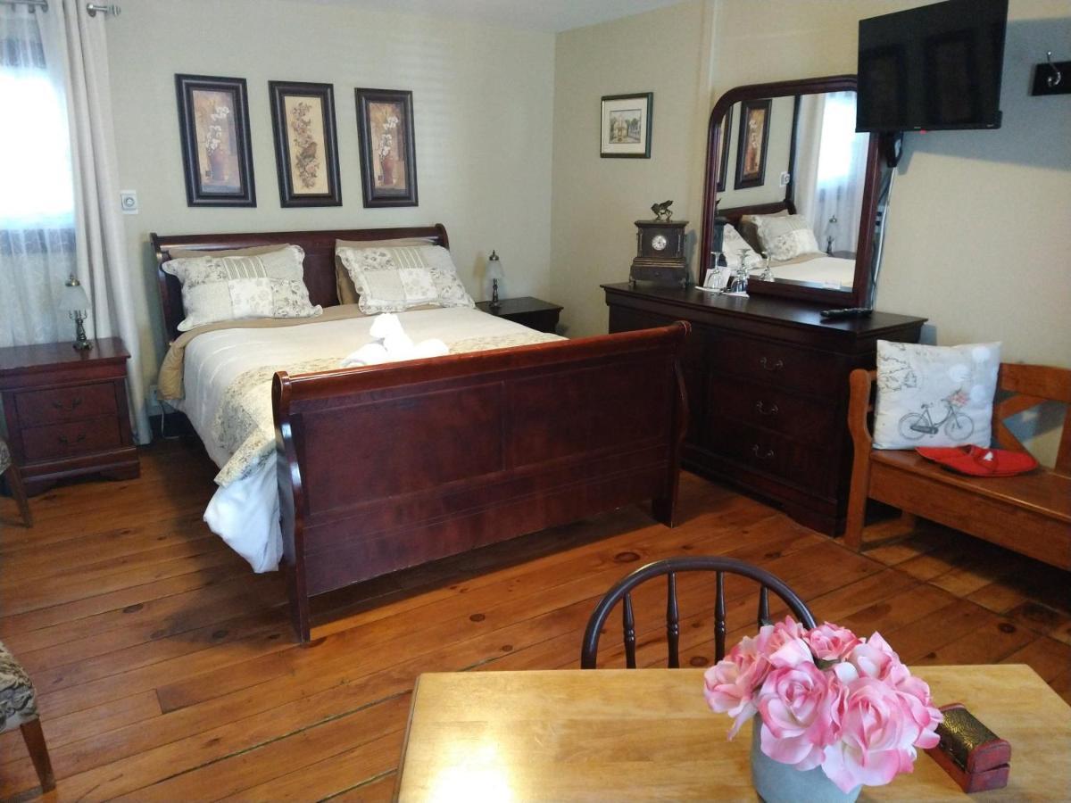 Au Coeur De Magog Bed & Breakfast Екстериор снимка