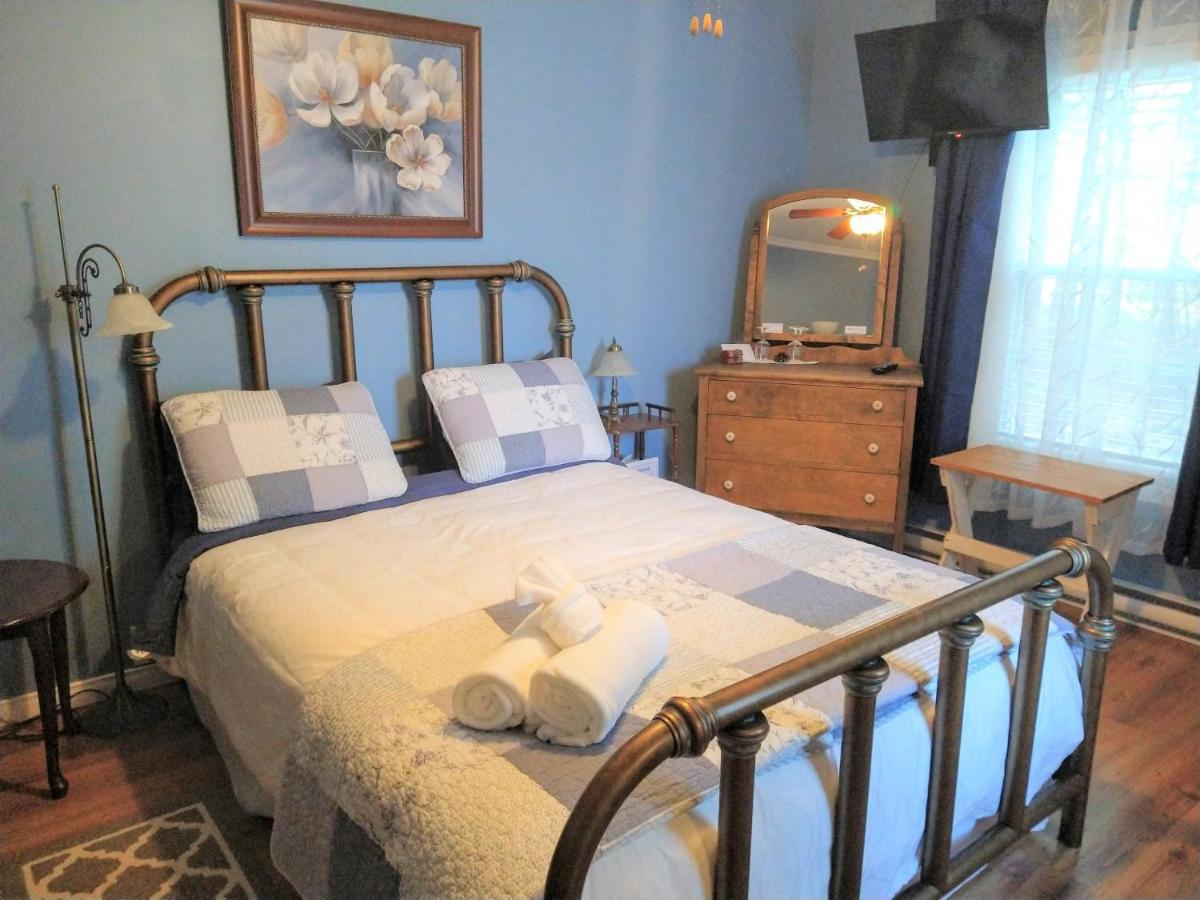 Au Coeur De Magog Bed & Breakfast Екстериор снимка