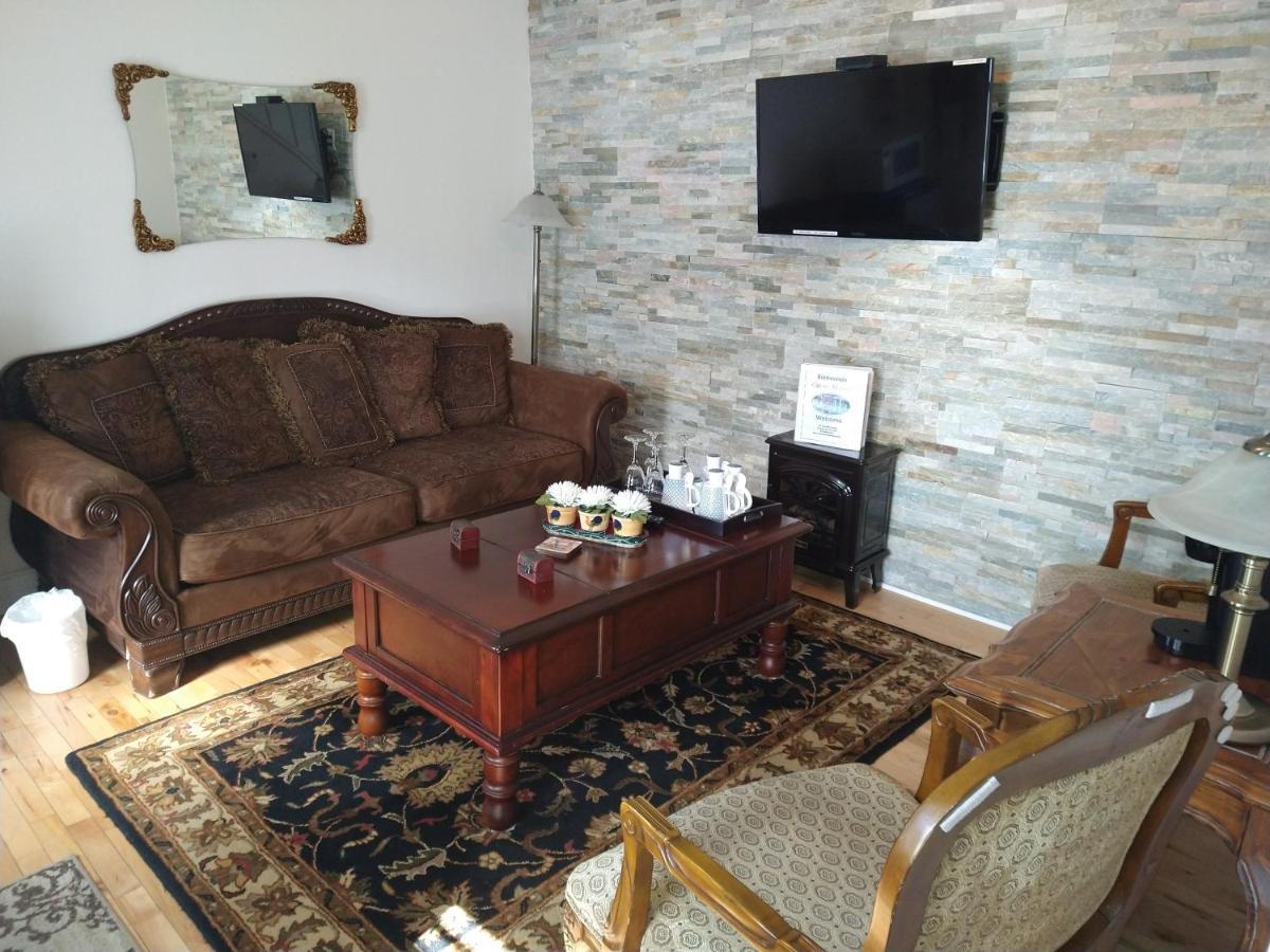 Au Coeur De Magog Bed & Breakfast Екстериор снимка