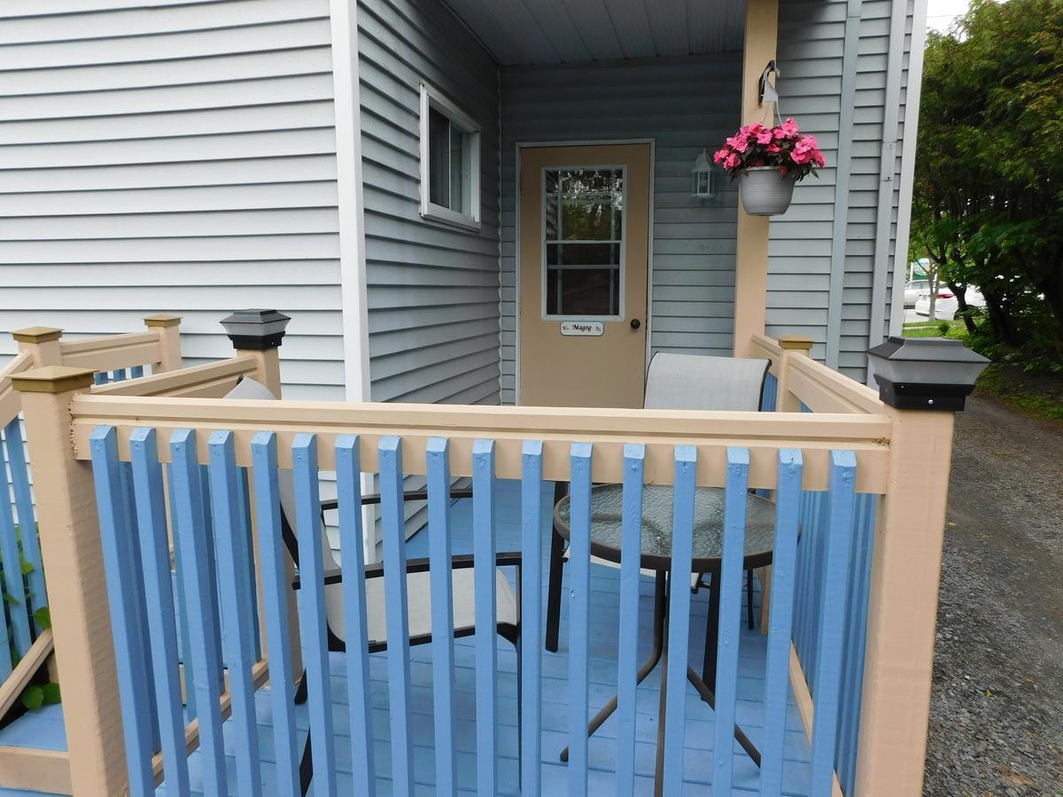 Au Coeur De Magog Bed & Breakfast Екстериор снимка
